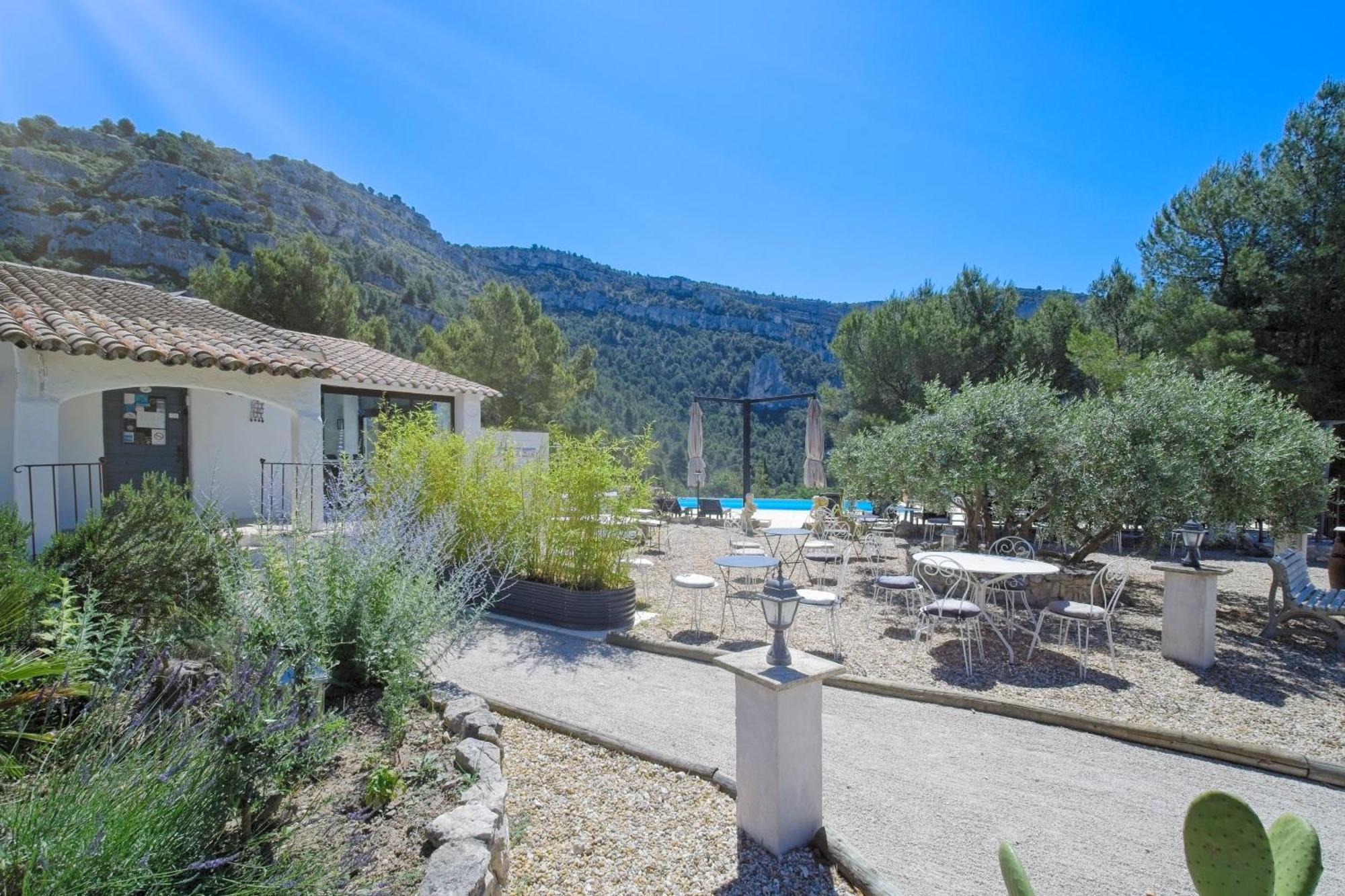 B&B Villa Chante Coucou Fontaine-de-Vaucluse Exteriör bild